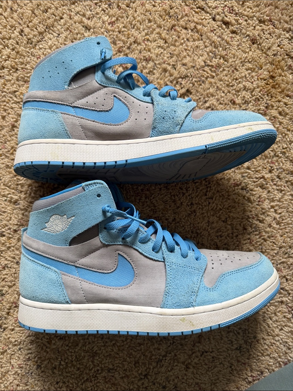 Jordan Men’s Mid-Top Sneakers in Sky Blue and Gray - Picture 5 of 7